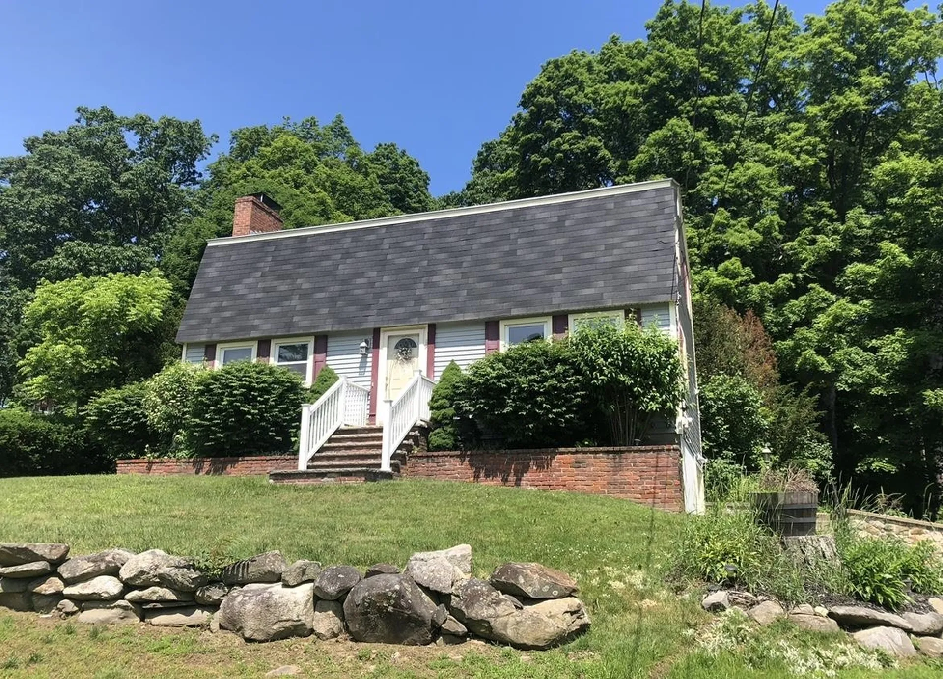 19 Dyson Drive Salem NH 03079