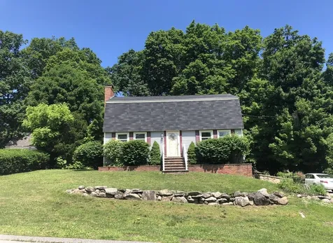 19 Dyson Drive Salem NH 03079