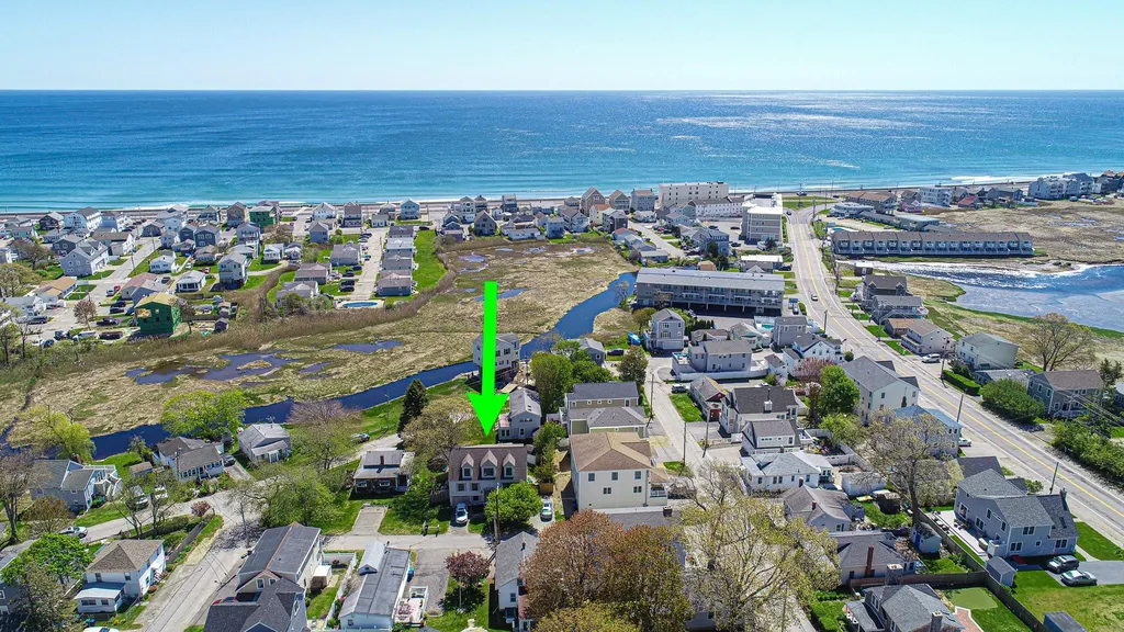 4 Crest Street Hampton NH 03842