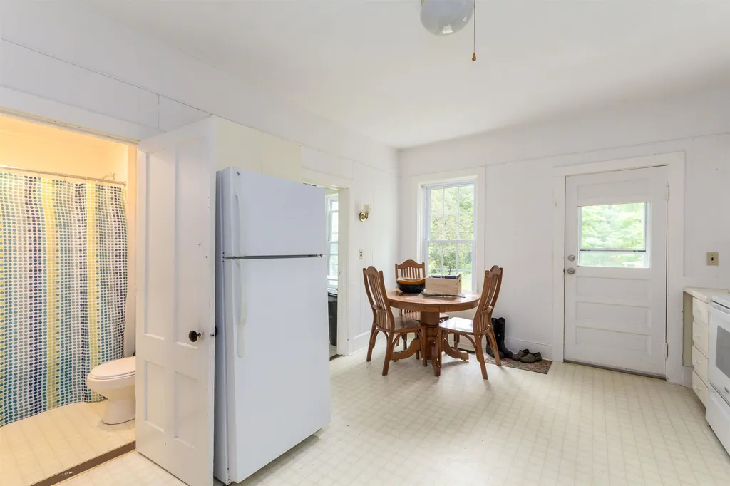 28 Munsill Avenue Bristol VT 05443
