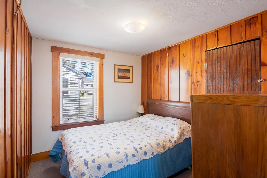 28 Dover Avenue Hampton NH 03842