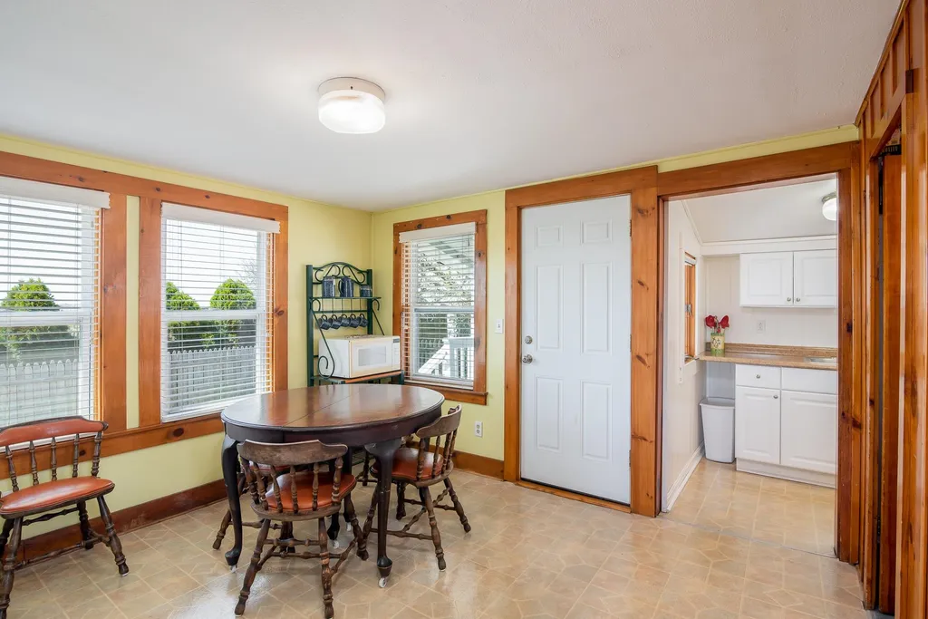 28 Dover Avenue Hampton NH 03842