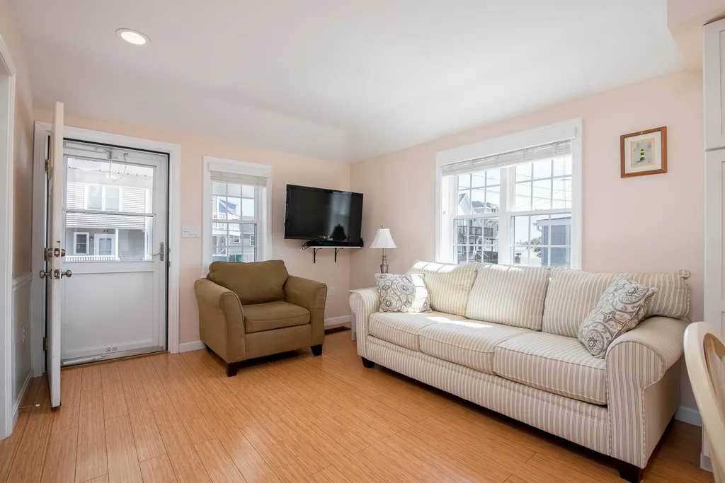 28 Dover Avenue Hampton NH 03842