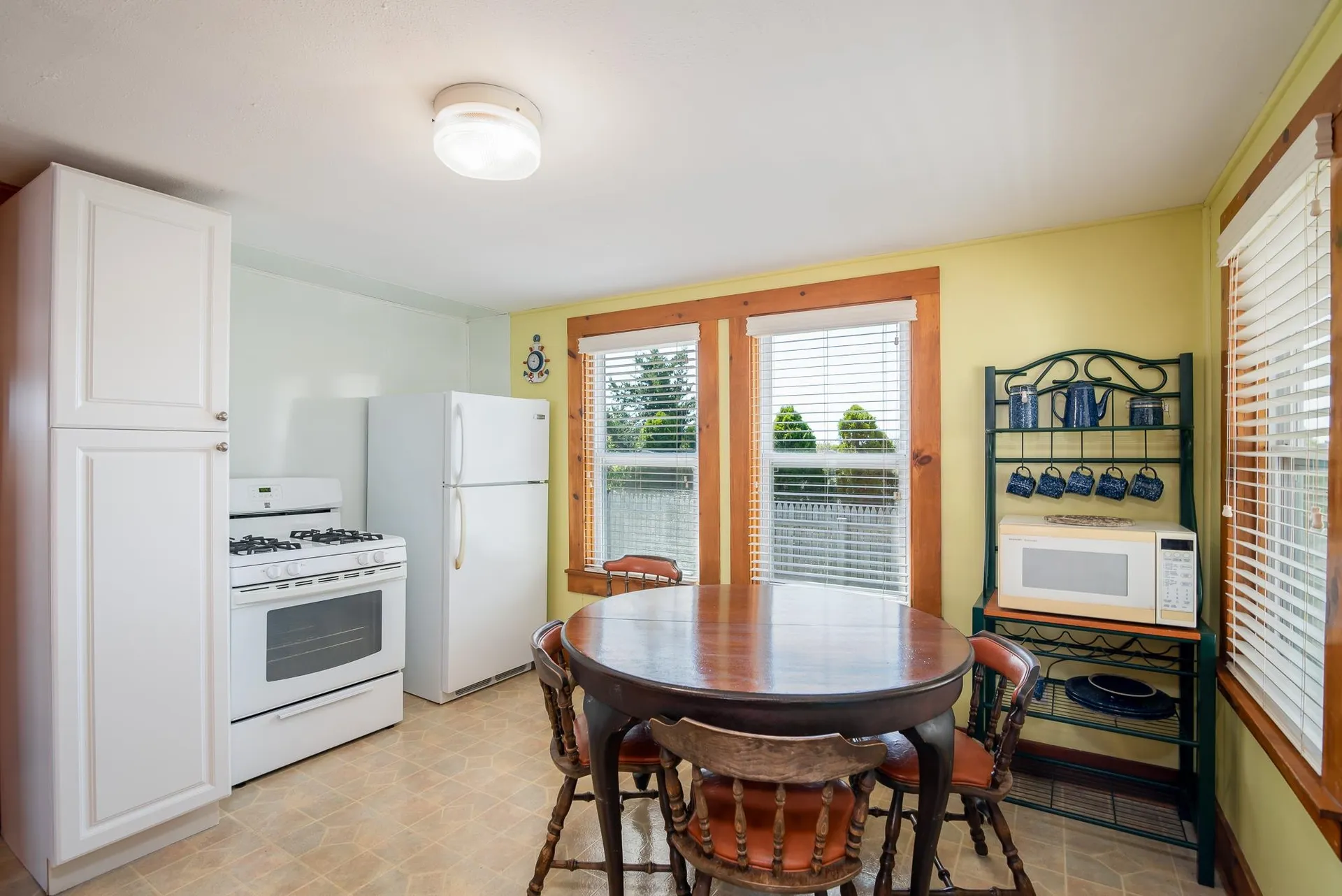 28 Dover Avenue Hampton NH 03842