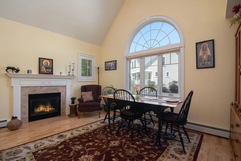 6 Izzy Lane Kittery ME 03904