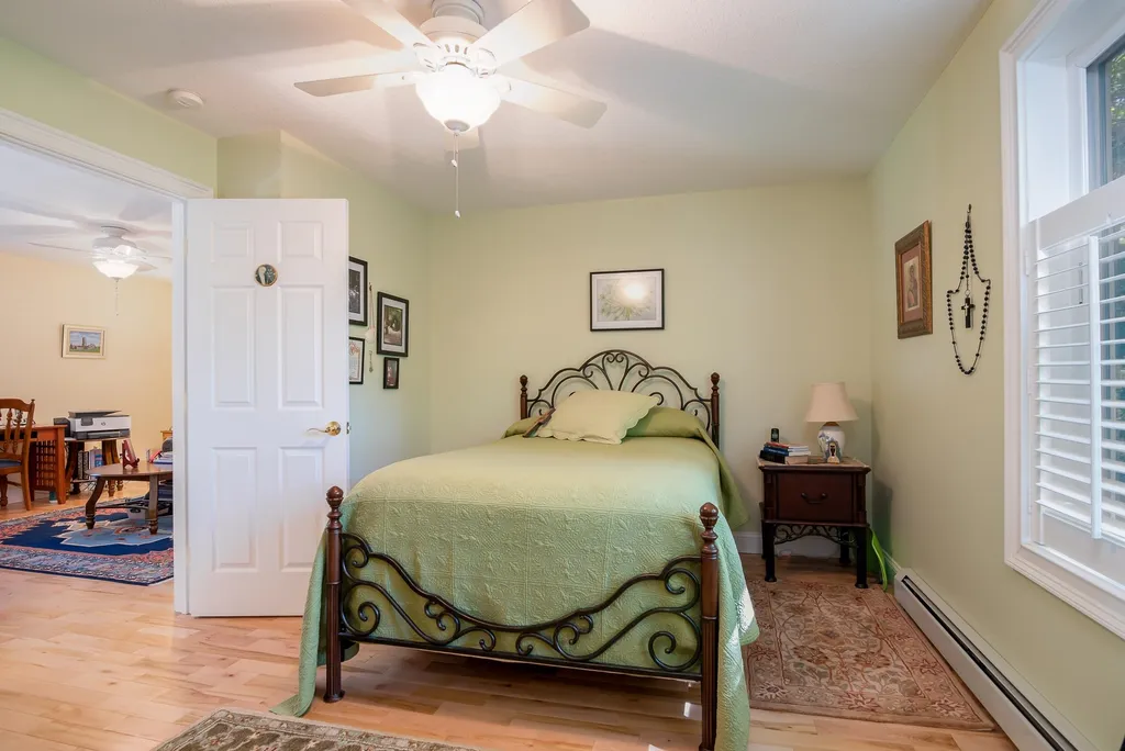 6 Izzy Lane Kittery ME 03904