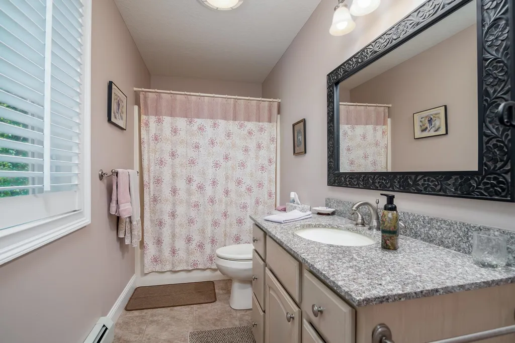 6 Izzy Lane Kittery ME 03904