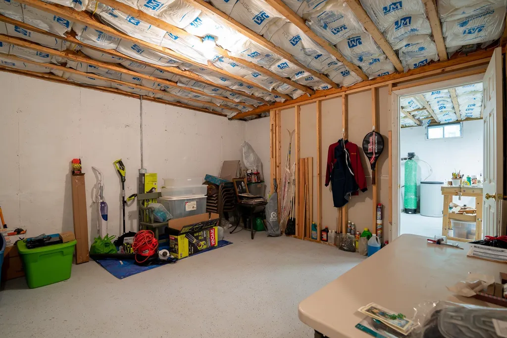 6 Izzy Lane Kittery ME 03904