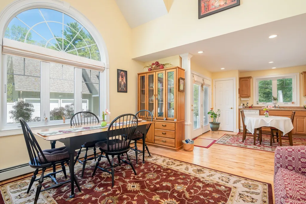 6 Izzy Lane Kittery ME 03904
