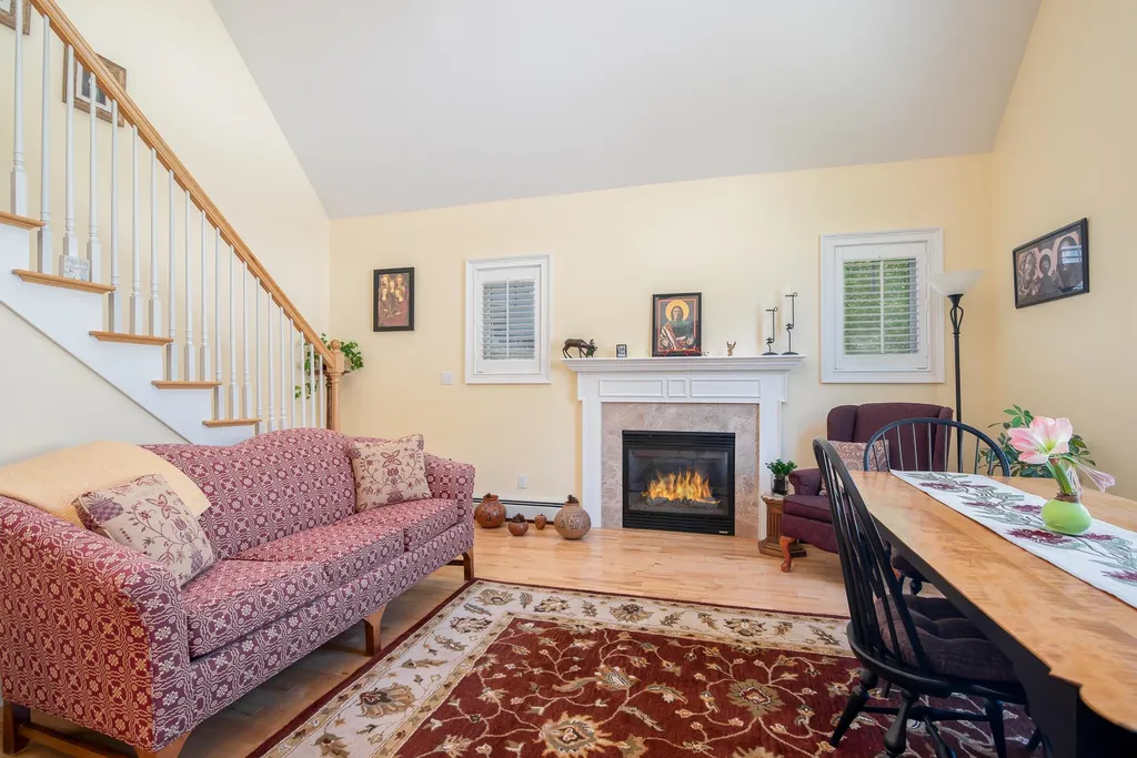 6 Izzy Lane Kittery ME 03904