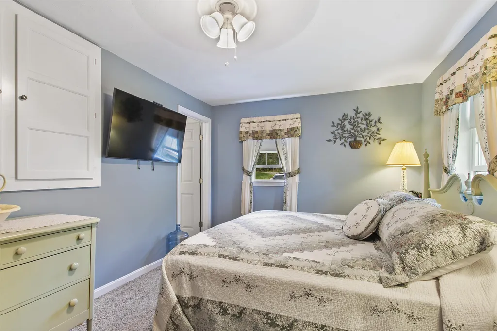 20 Carlson Drive Pittsburg NH 03592