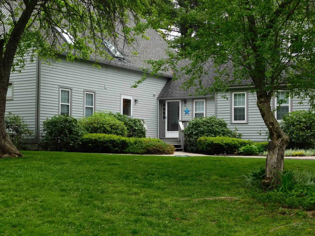 14 Glengarry Drive Stratham NH 03885