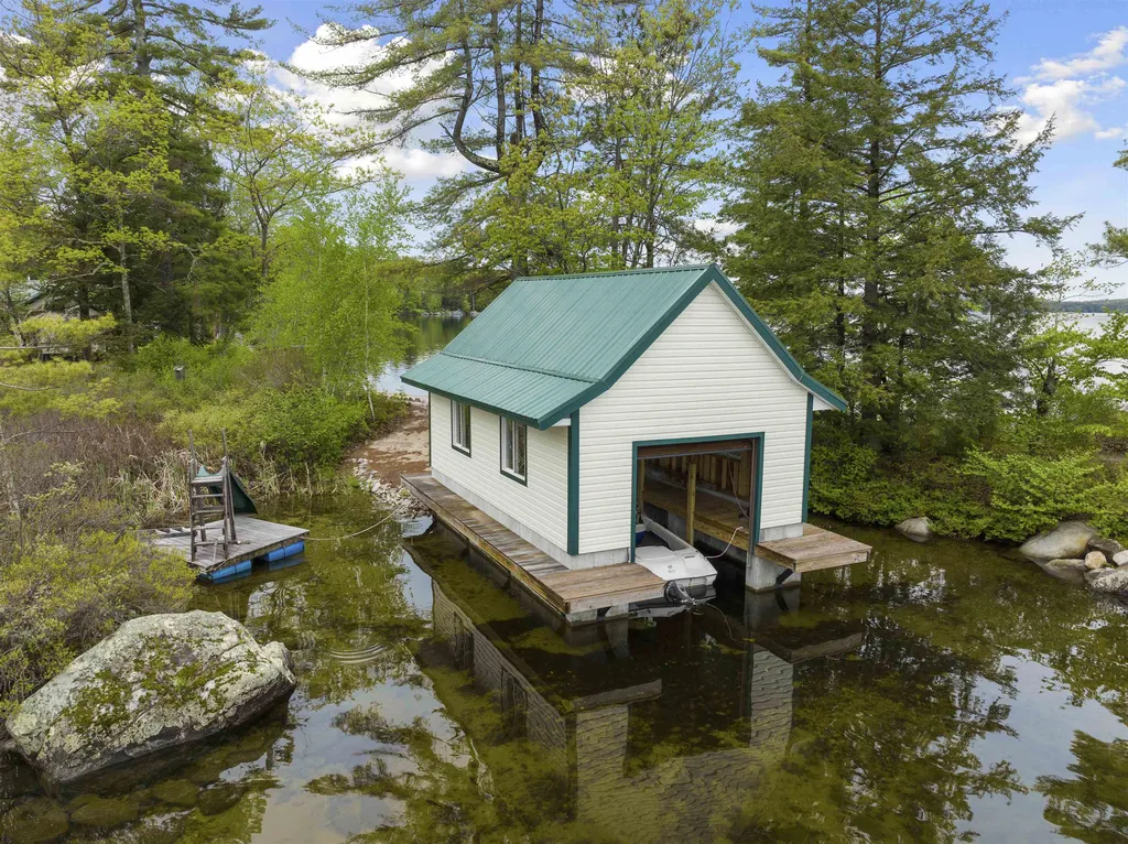 79 & 81 Sunset Point Road Wolfeboro NH 03894