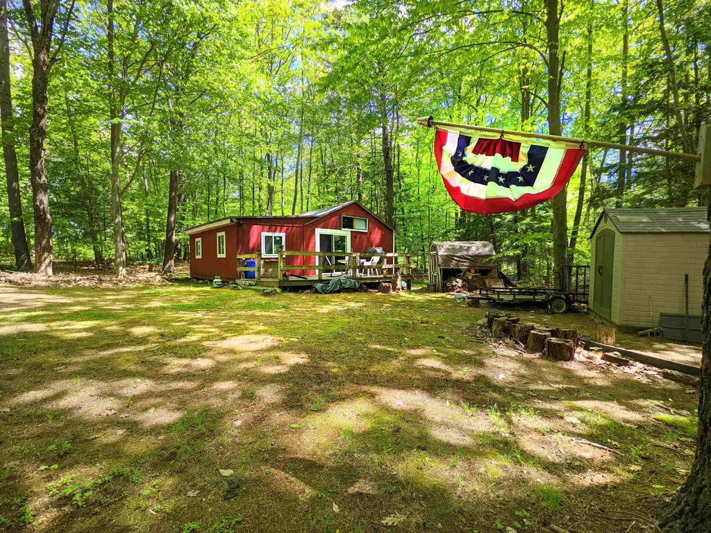 17 Sherwood Forest Drive Canterbury NH 03224