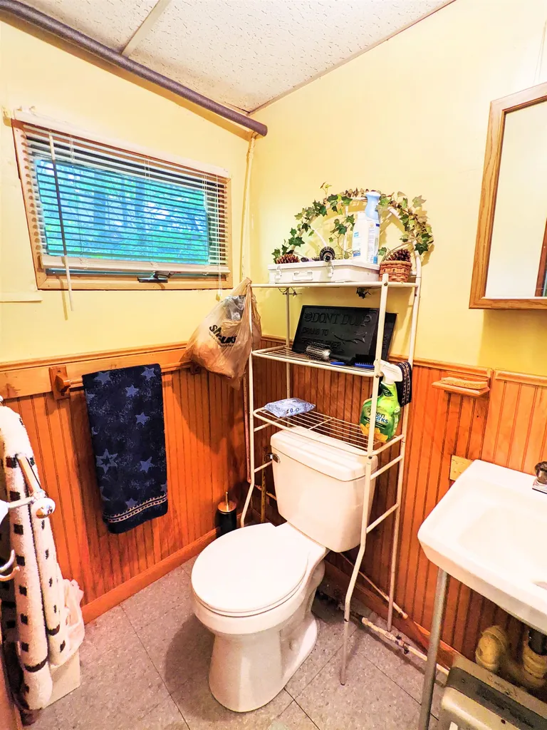 17 Sherwood Forest Drive Canterbury NH 03224