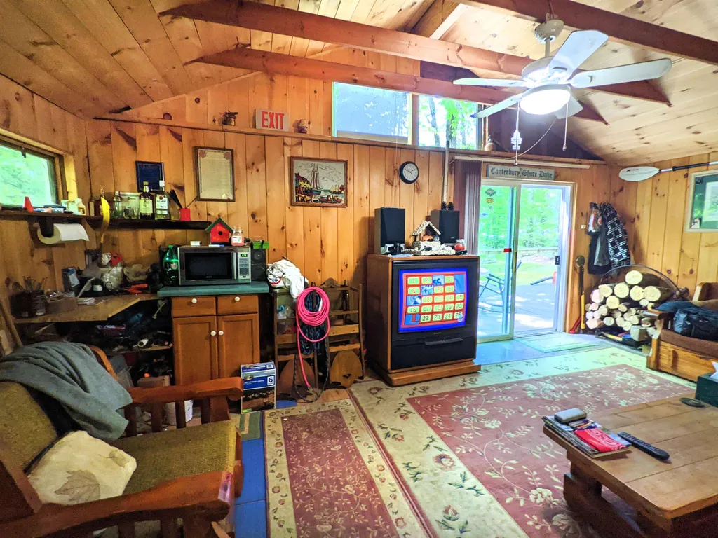 17 Sherwood Forest Drive Canterbury NH 03224