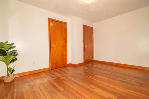 20 Henry Street Salem NH 03079