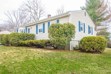 20 Henry Street Salem NH 03079
