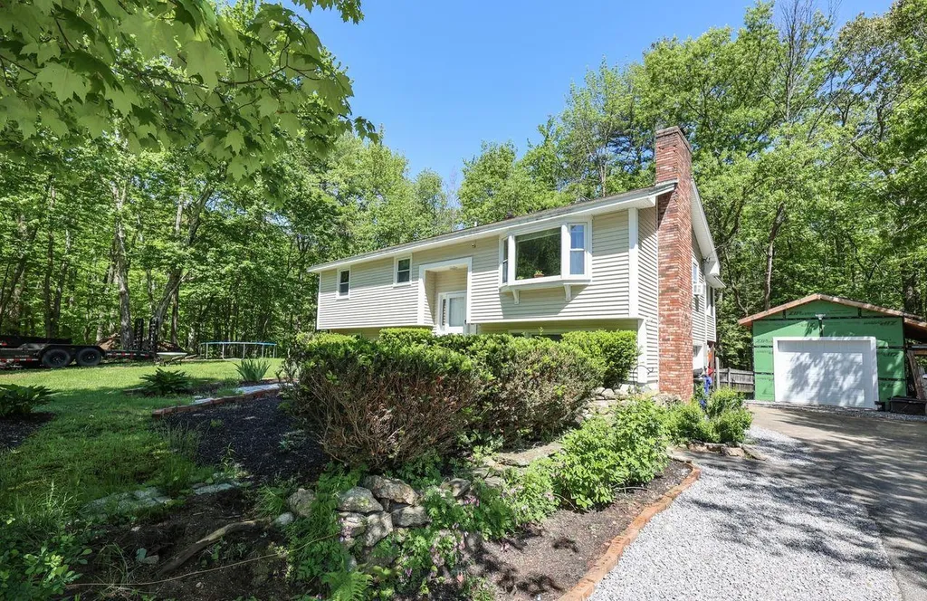 18 Hunter Court Goffstown NH 03045