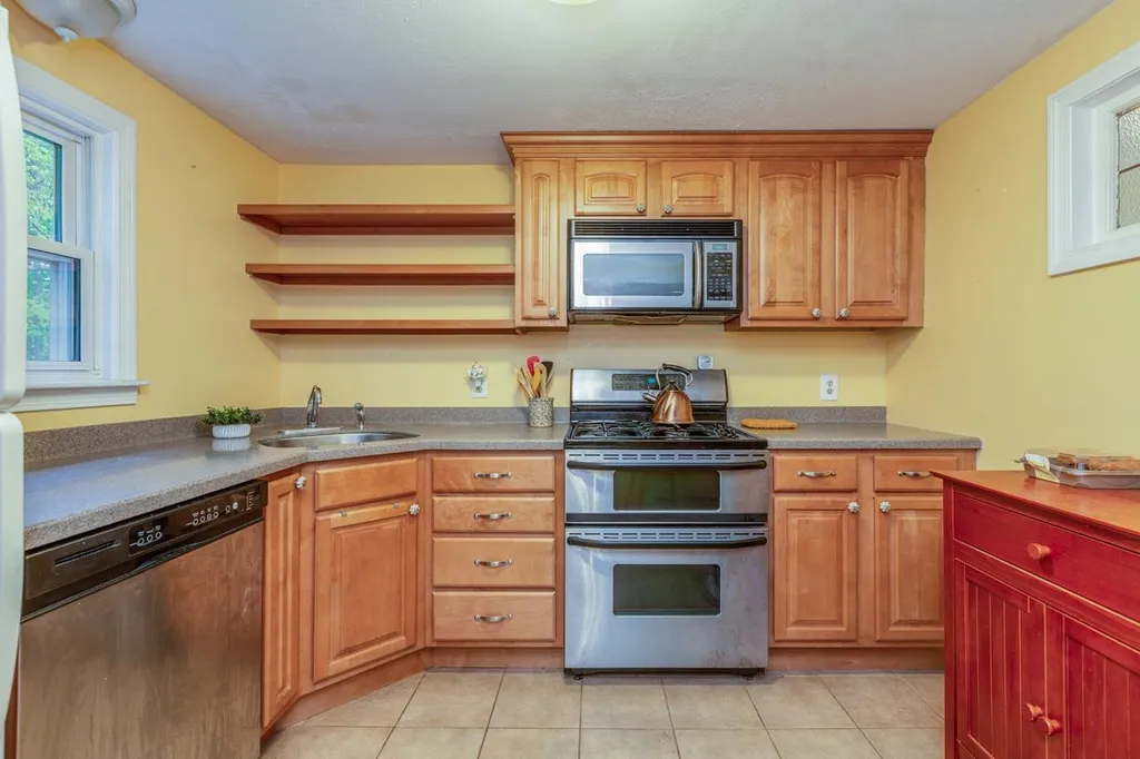 35 Webb Road Peterborough NH 03458
