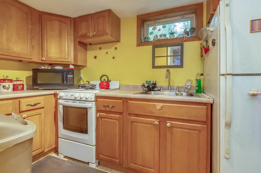 35 Webb Road Peterborough NH 03458