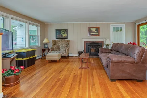 35 Webb Road Peterborough NH 03458