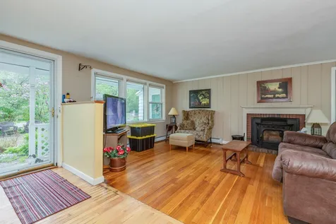 35 Webb Road Peterborough NH 03458