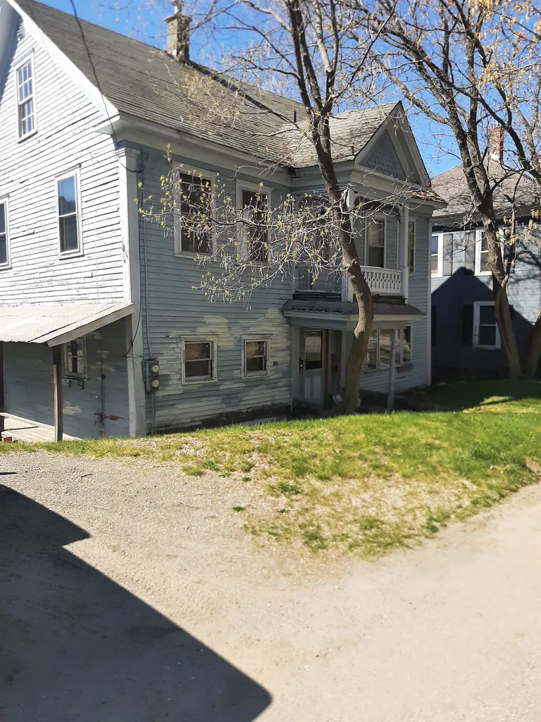 175 South Main Street Colebrook NH 03576