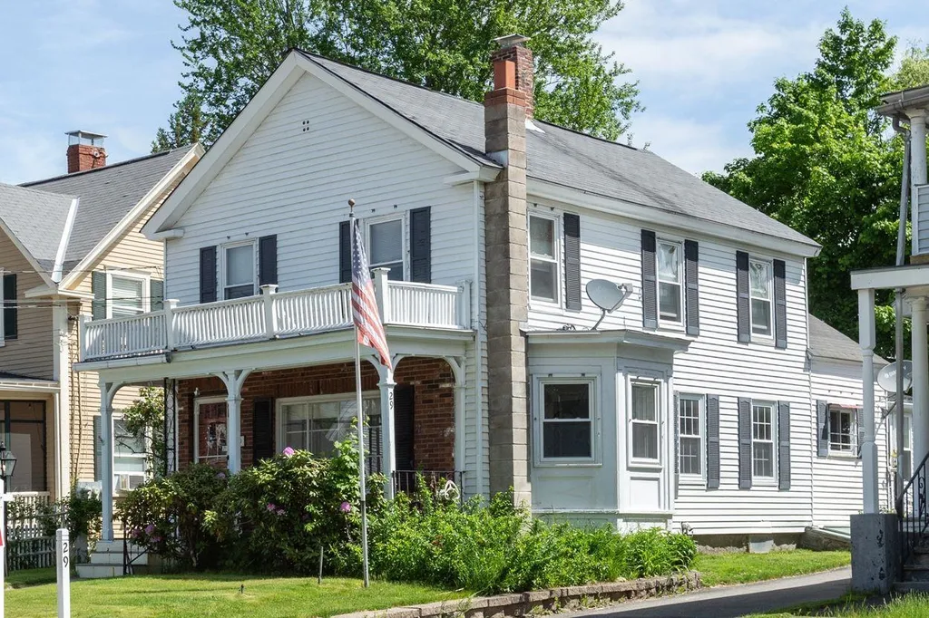 29 Manchester Street Nashua NH 03064