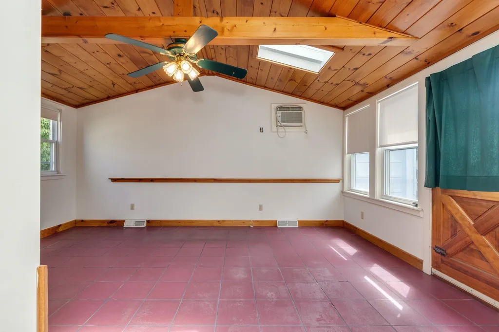 29 Manchester Street Nashua NH 03064