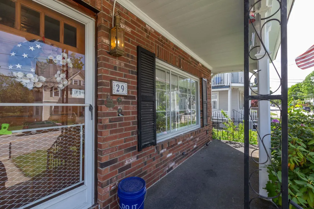 29 Manchester Street Nashua NH 03064