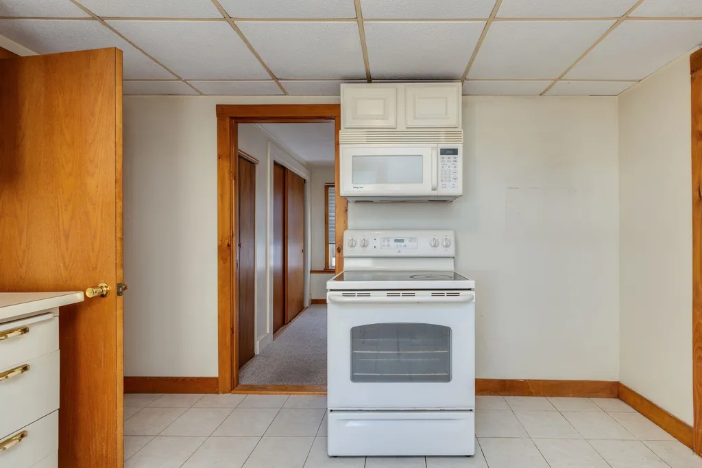 29 Manchester Street Nashua NH 03064