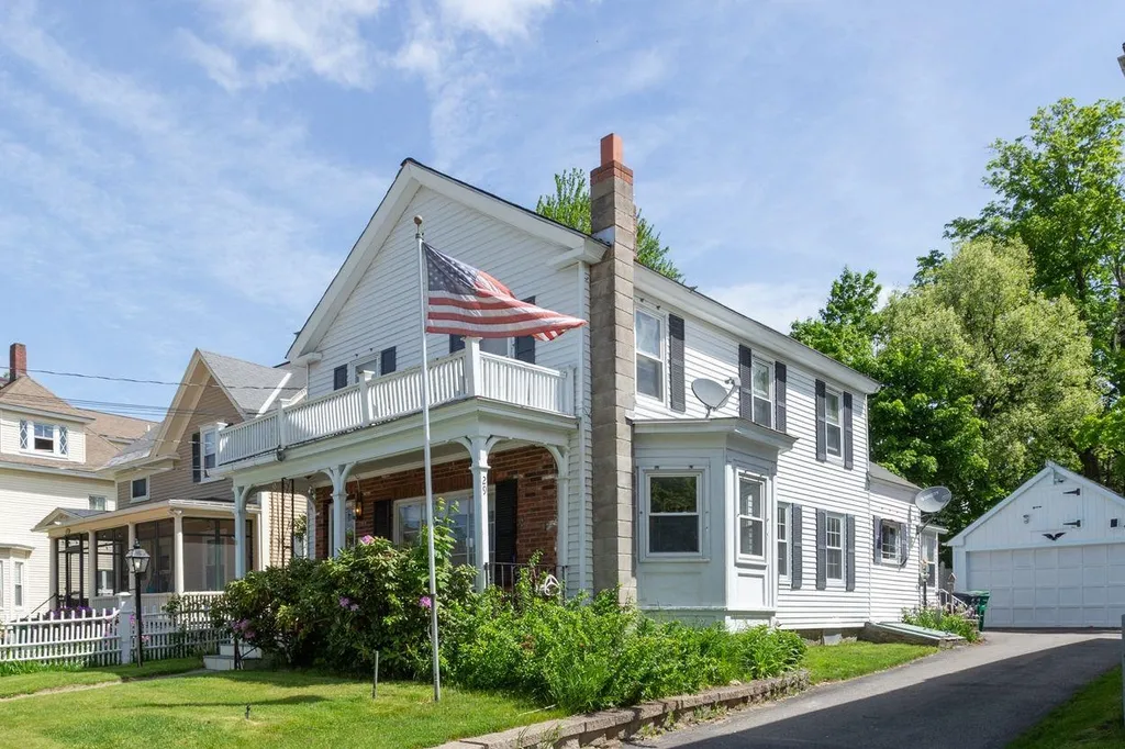 29 Manchester Street Nashua NH 03064