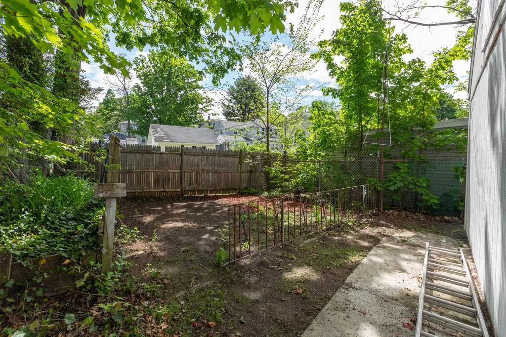 29 Manchester Street Nashua NH 03064