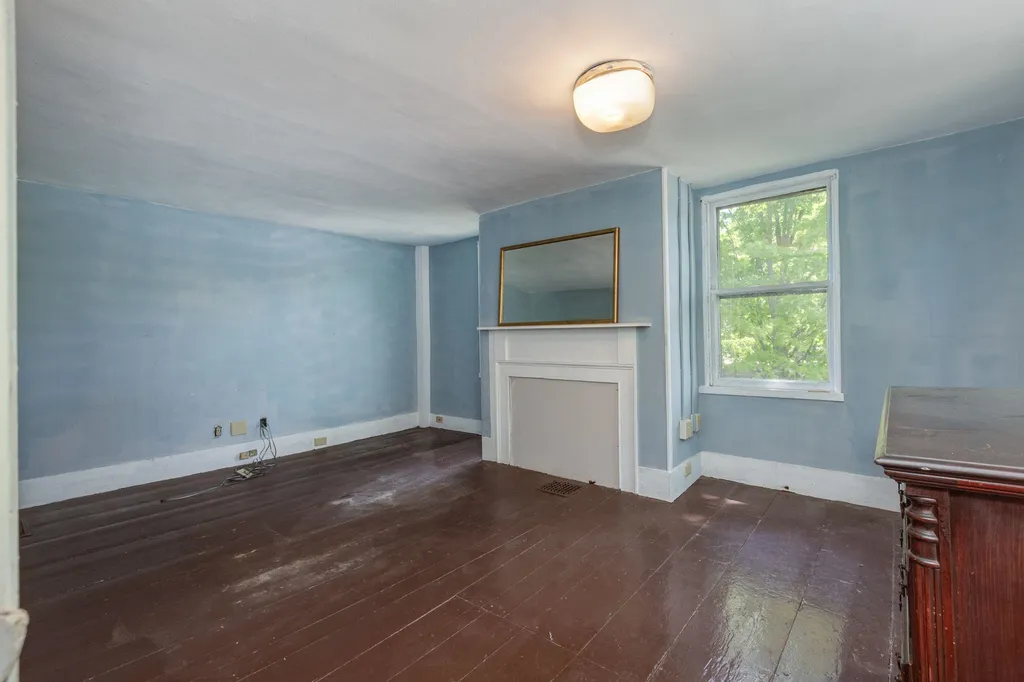 86 Raymond Road Chester NH 03036