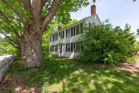 86 Raymond Road Chester NH 03036