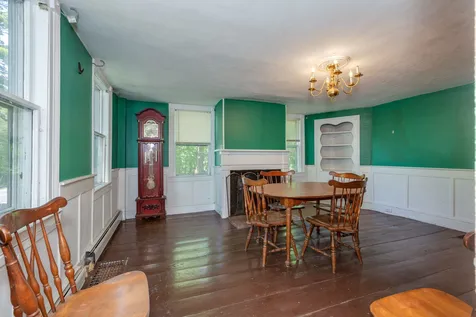 86 Raymond Road Chester NH 03036