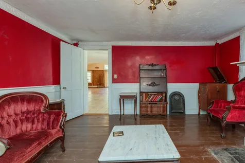 86 Raymond Road Chester NH 03036