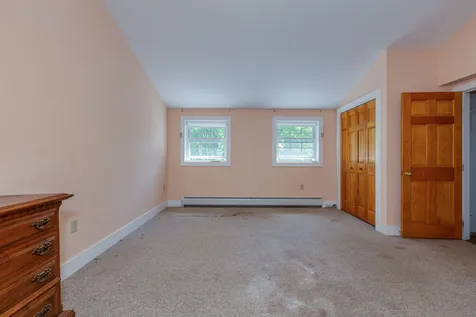 86 Raymond Road Chester NH 03036