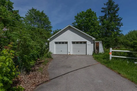 86 Raymond Road Chester NH 03036