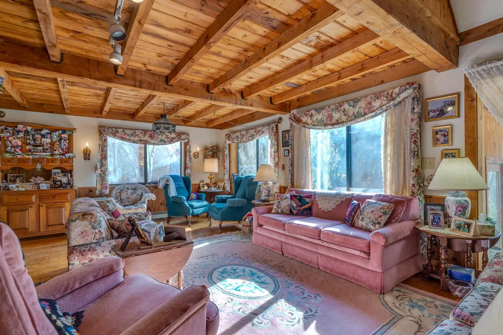 242 North Road Deerfield NH 03037