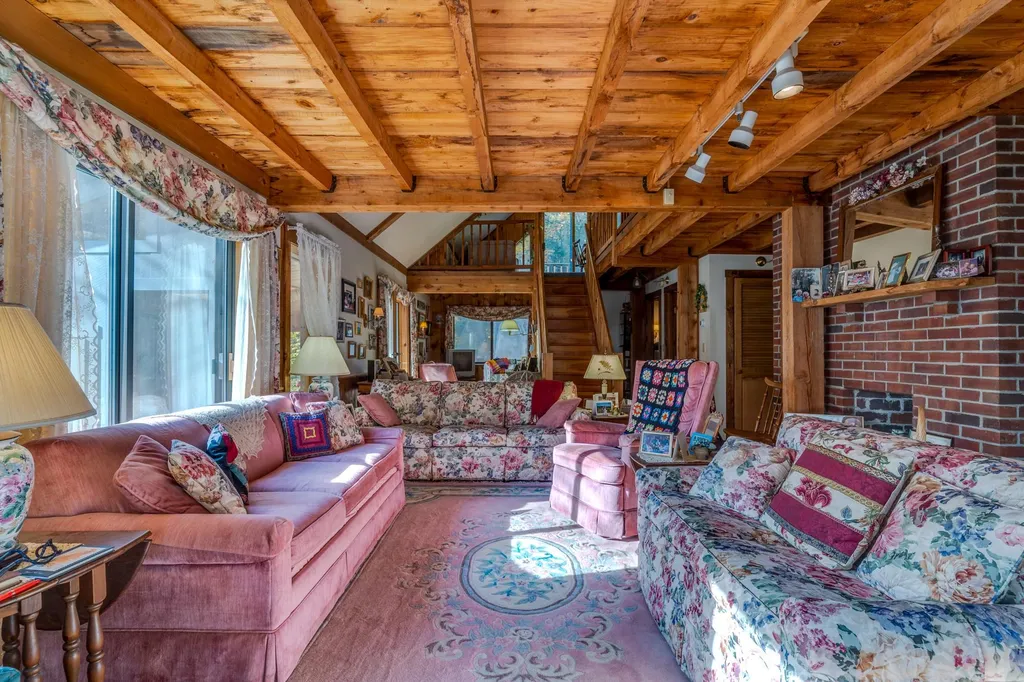 242 North Road Deerfield NH 03037