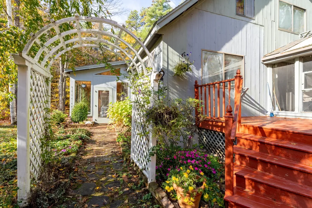 242 North Road Deerfield NH 03037