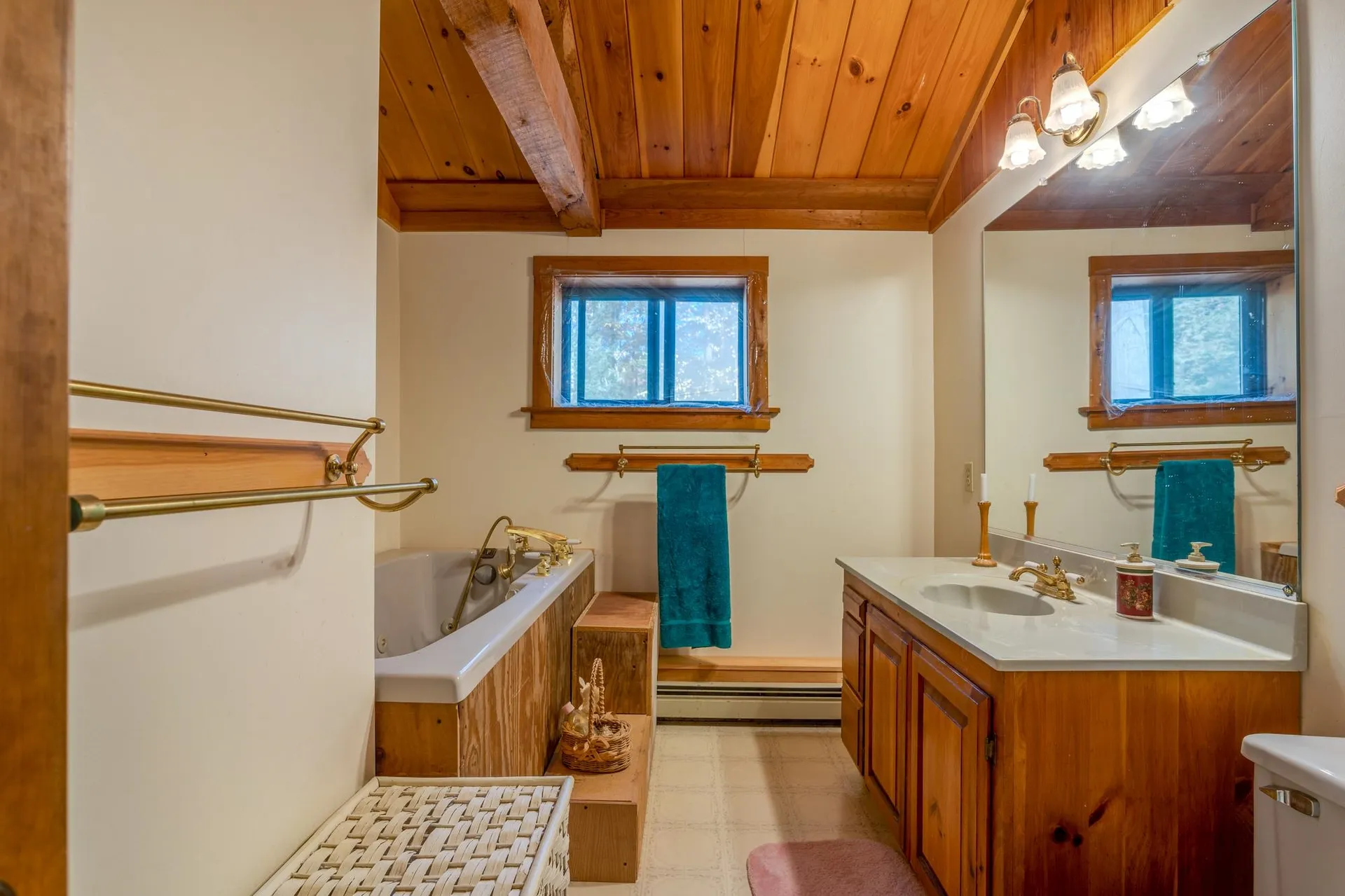 242 North Road Deerfield NH 03037