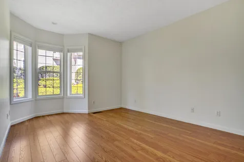 8 Rose Lane Bedford NH 03110