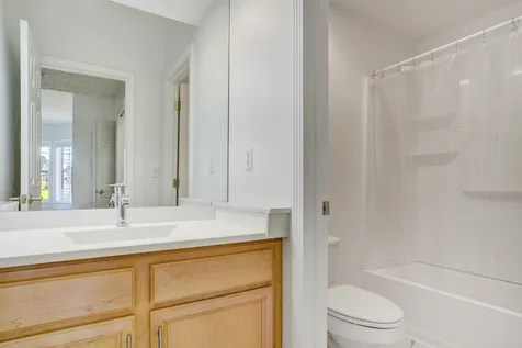 8 Rose Lane Bedford NH 03110