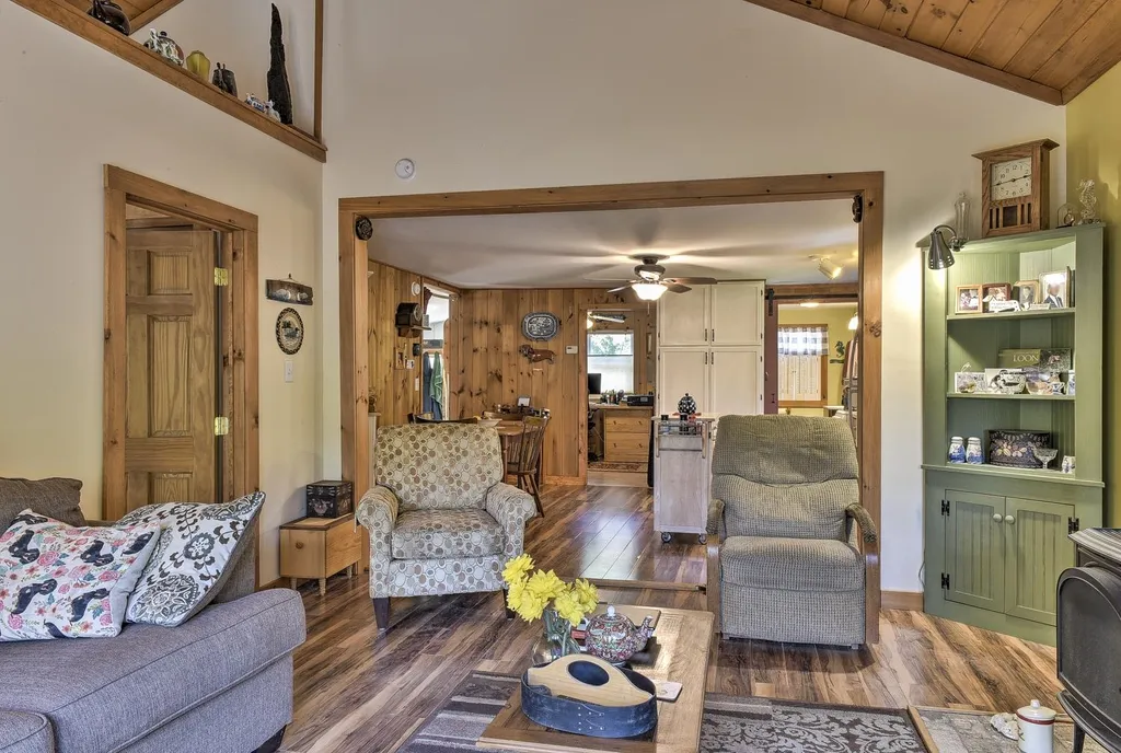 10 Murdough Road Stoddard NH 03464