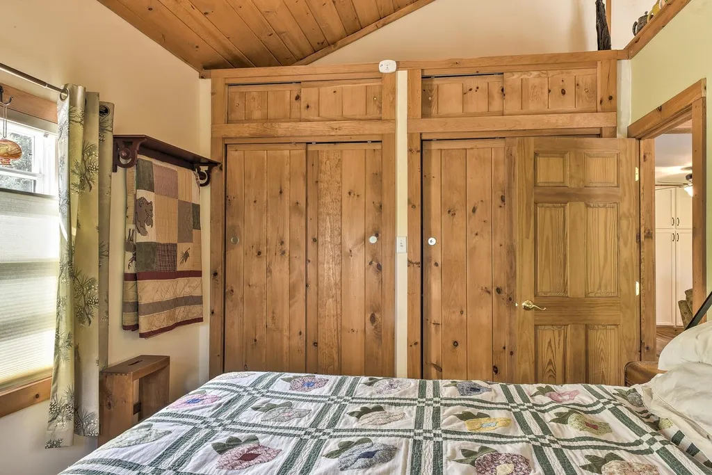 10 Murdough Road Stoddard NH 03464