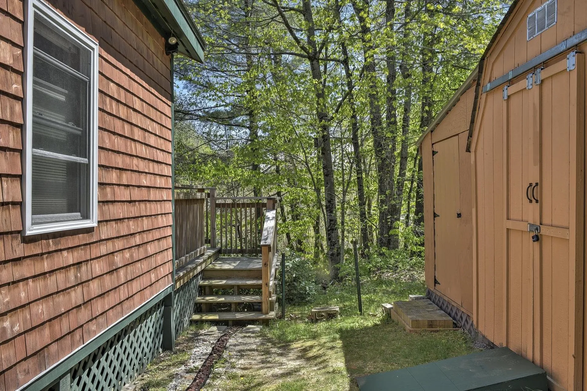 10 Murdough Road Stoddard NH 03464