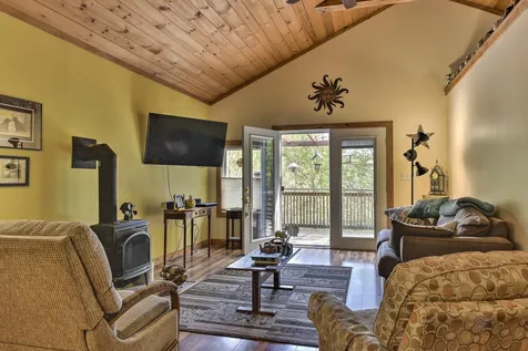 10 Murdough Road Stoddard NH 03464